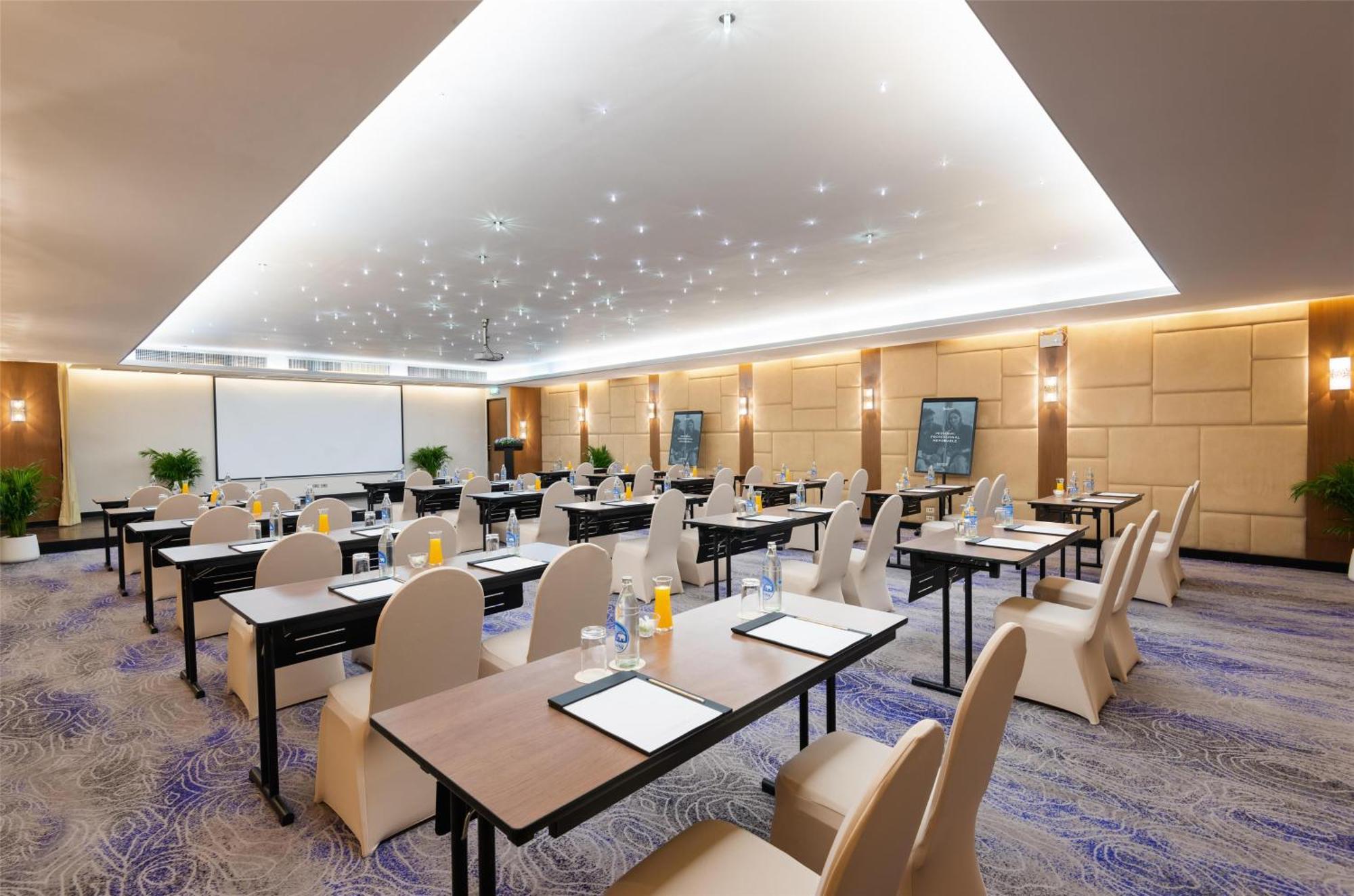 Radisson Sukhumvit 4* Бангкок