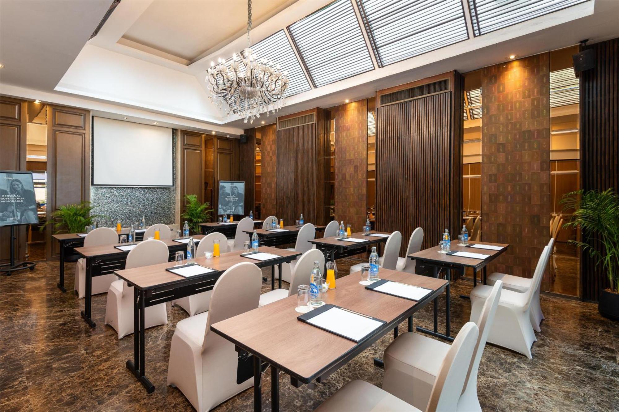 Radisson Sukhumvit Отель
