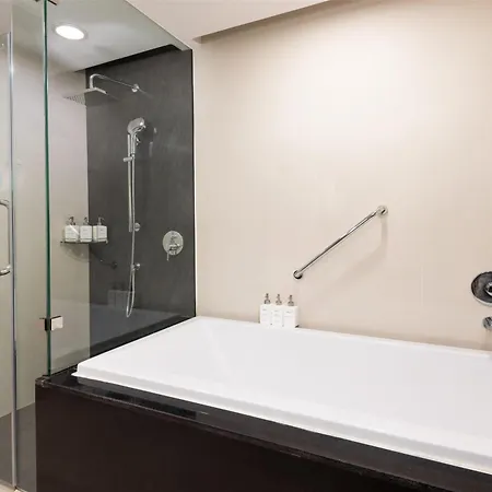 Radisson Suites Bangkok Sukhumvit Exterior photo