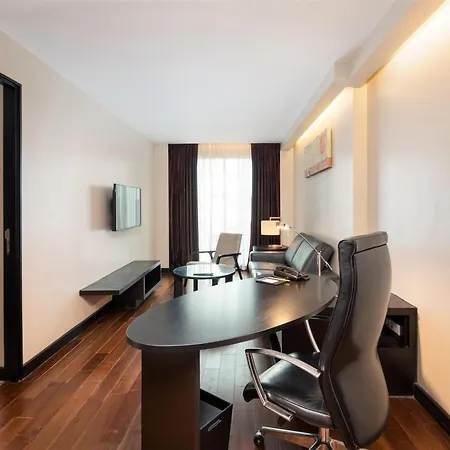 Radisson Suites Bangkok Sukhumvit Exterior photo