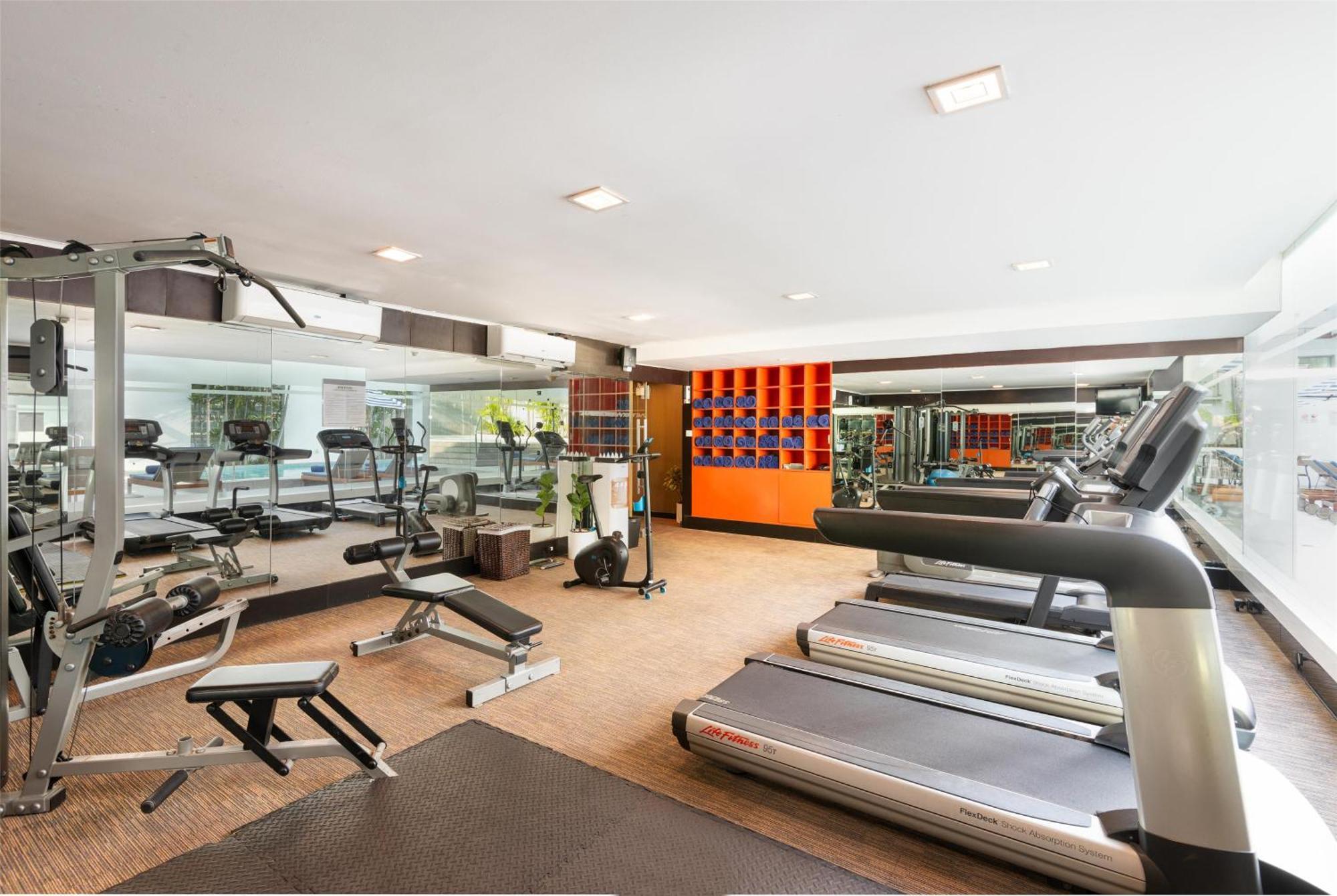 होटल Radisson Sukhumvit 4*