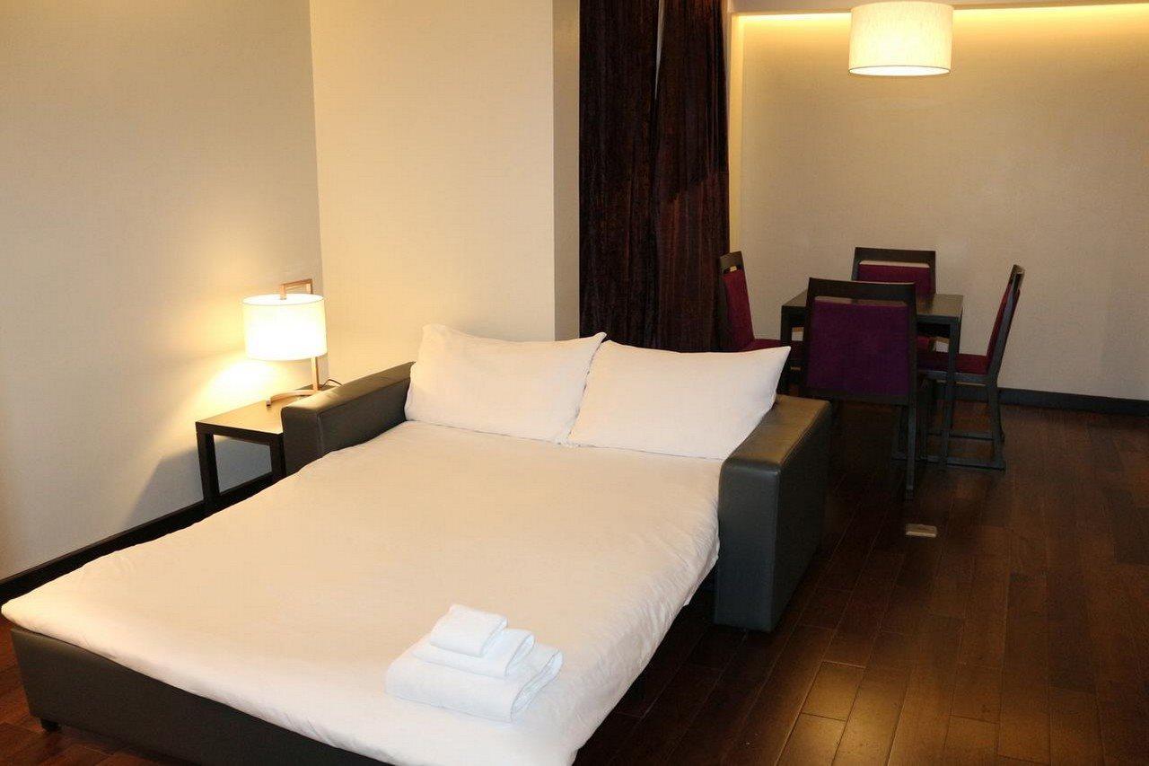 曼谷素坤逸丽筠酒店 4*